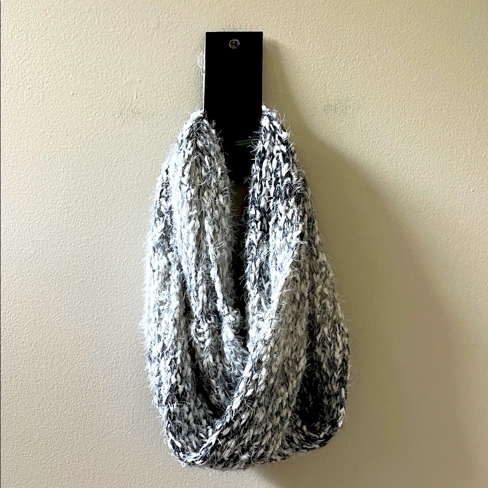 Infinity Scarf in Black and White